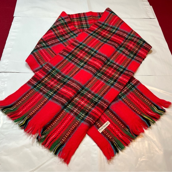 Royal Stewart VTG RED Green wide tartan PLAID Scarf JAPAN acrylic Fringe 47”Long - Picture 8 of 9